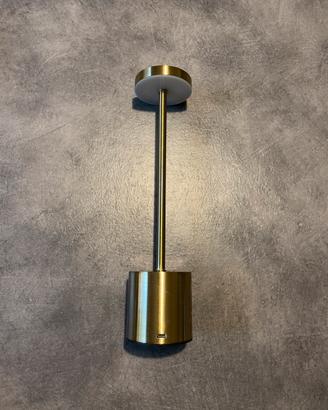 Lampada led da tavolo oro