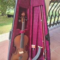 violino con accessori e custodia 