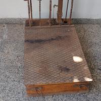 Antica bilancia adatta ad esposizione stube, giard
