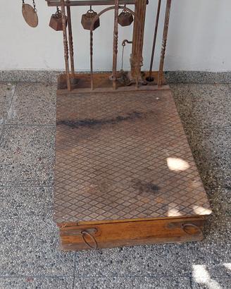 Antica bilancia adatta ad esposizione stube, giard