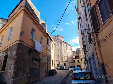 Pressi piazza Università, 135mq con soffitta 100mq