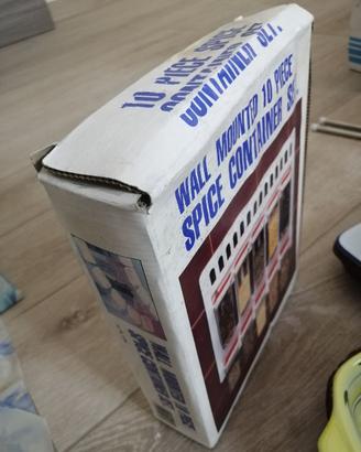 Kit porta spezie con 10 contenitori trasparenti