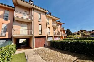 VILLA A SCHIERA A CARAVAGGIO