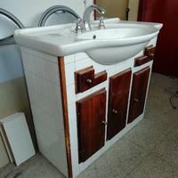 Lavabo con rubinetti e MOBILE