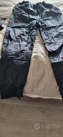 pantaloni antipioggia 