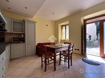 2 LOCALI A ORVIETO