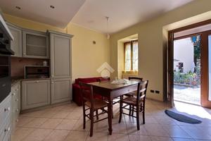 2 LOCALI A ORVIETO