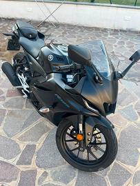 Moto Yamaha YZF R 125