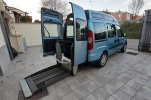 Doblò trasporto disabili pedana elettrica