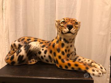 Leopardo in ceramica