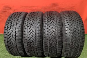 215 55 17 Gomme Invernali GoodYear 215 55 R17