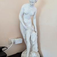 Statua Classica in Gesso Figura Femminile Elegante
