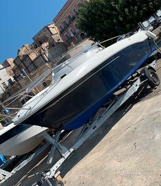 Barca a motore jeanneau cap camarat 6.25