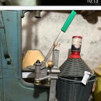 damigiane e tappabottiglie