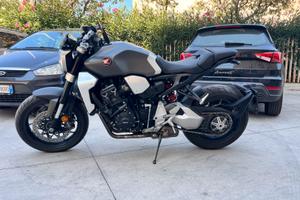 Honda cb 1000r