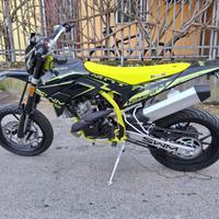 SWM SM 125 R- MOT. BIALBERO -FIN. TASSO 0%