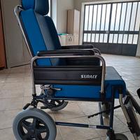 Carrozzina per disabili lo anziani 