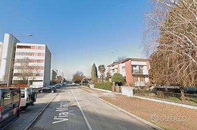 STANZA SINGOLA al SECONDO PIANO - UDINE