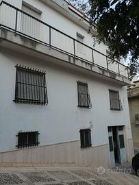 Casa a Rosolini 2 appartamenti, mansarda e garage