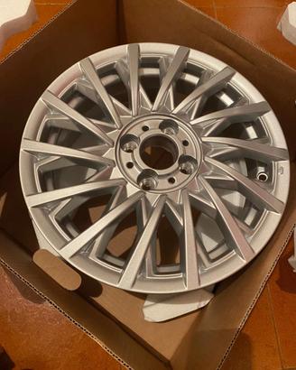 Cerchio in lega FIAT500 15 pollici