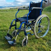 Carrozzina / Sedia a rotelle pieghevole