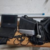 2 DVD portatili da auto