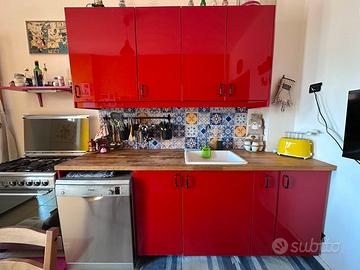 Cucina lineare moderna rosso lucido