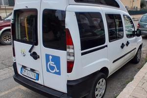 Fiat Doblò accesso disabili