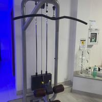 TECHNOGYM LAT MACCHINE