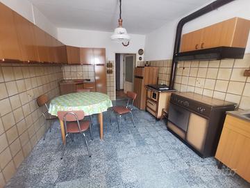 Borgo S Lorenzo terratetto mq 120 resede