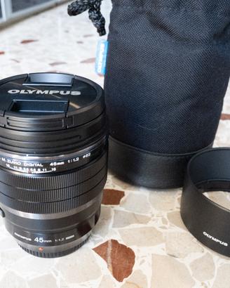 Olympus 45mm f1.2 Pro