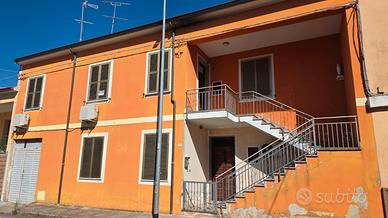 Appartamento con cortile e tavernetta