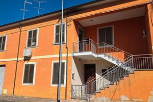 Appartamento con cortile e tavernetta
