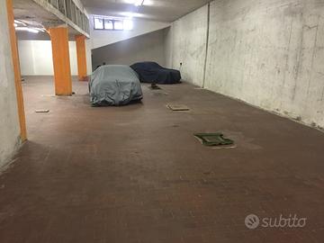 Grande garage magazzino 300 mq ferro di cavallo