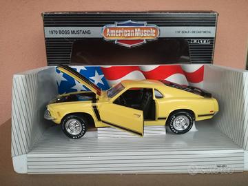 Modello ford mustang 302 boss gialla no burago