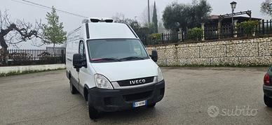 Furgone Iveco daily con cella frigorifera