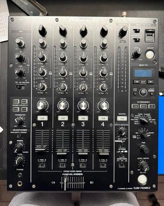 Pioneer DJM-750MK2 mixer