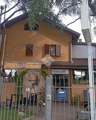 NEGOZIO A GORLA MINORE
