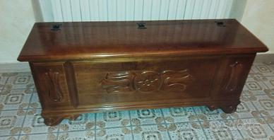 Cassapanca in legno