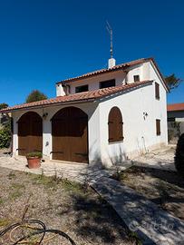 Villa indipendente 10 mt dal mare GIANNELLA