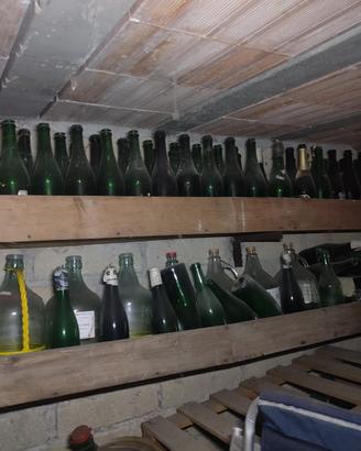 BOTTIGLIE IMBOTTIGLIAMENTO VINO
