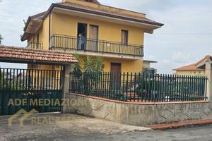 Villetta Bifamiliare Con Terreno