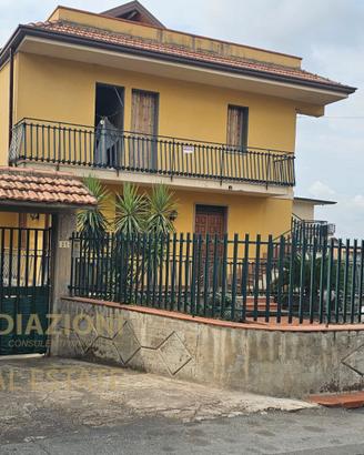 Villetta Bifamiliare Con Terreno