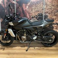 Husqvarna Svartpilen 801 - Solo 6.914 km