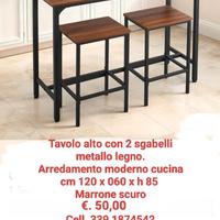 Tavolo cucina con 2 Sgabelli.