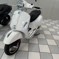 Piaggio Vespa 300 GTS hpe Super