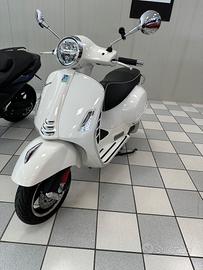 Piaggio Vespa 300 GTS hpe Super