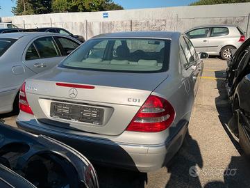 POSTERIORE MERCEDES CLASSE E 270 w211 2004 647961 