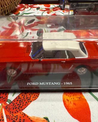 Modellino ford mustang 1965