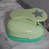 Perforatrice a forma di fiore